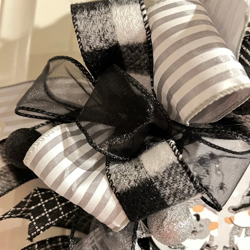 13 inch Halloween Ribbon Wreath Black White Gnome MW2